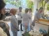 LAN TỎA YÊU THƯƠNG QUA HOẠT ĐỘNG PHÁT CƠM TỪ THIỆN CHO BỆNH NHÂN NGHÈO